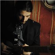 Chitarrista professionista diplomato CPM (Centro Professione Musica), offro lezioni di chitarra elettrica ed acustica (ambito contemporaneo), teoria, armonia, lettura e comprensione di un testo musicale